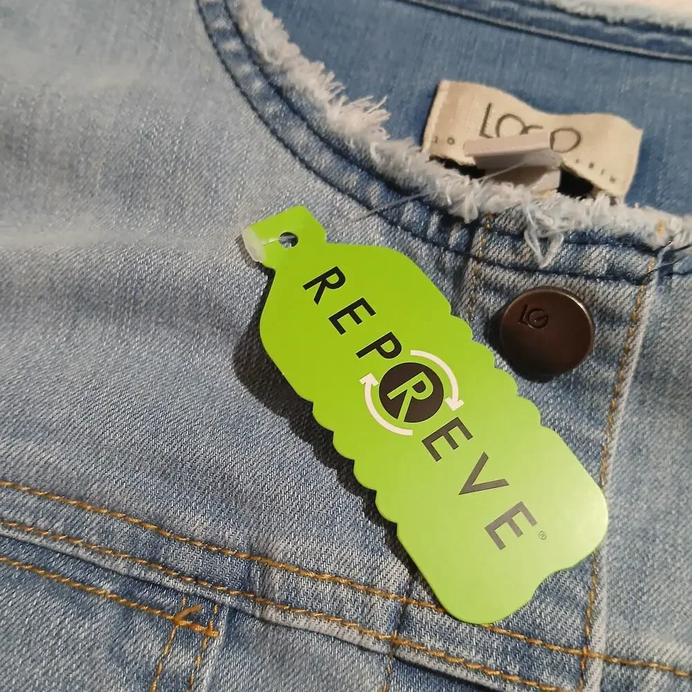 NWOT  LOGO stretch denim light wash raw edge hem/sleeve snap front jacket sz 10